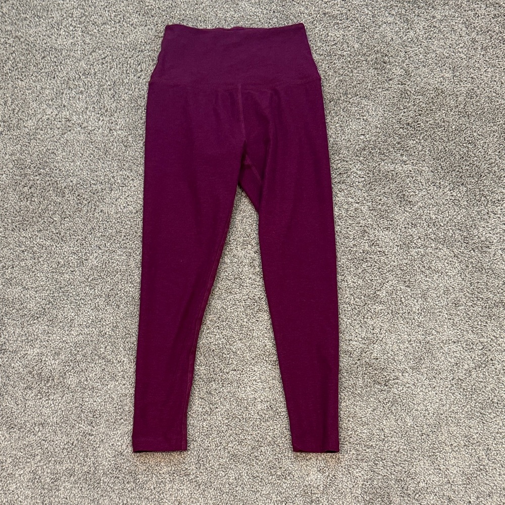 Beyond Yoga women’s 3/4 Leggings in Deep Purple